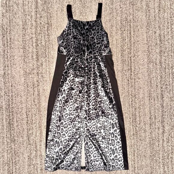 DAZY Women's Black Grey Cheetah Print Velour Shift Dress Size Medium - Picture 4 of 10